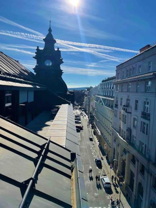 Lovely 2Bdr In Center, Wifi & Self-Check In Bratislava Exterior photo